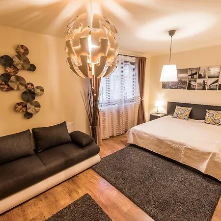 Enzo Apartman * Eger
